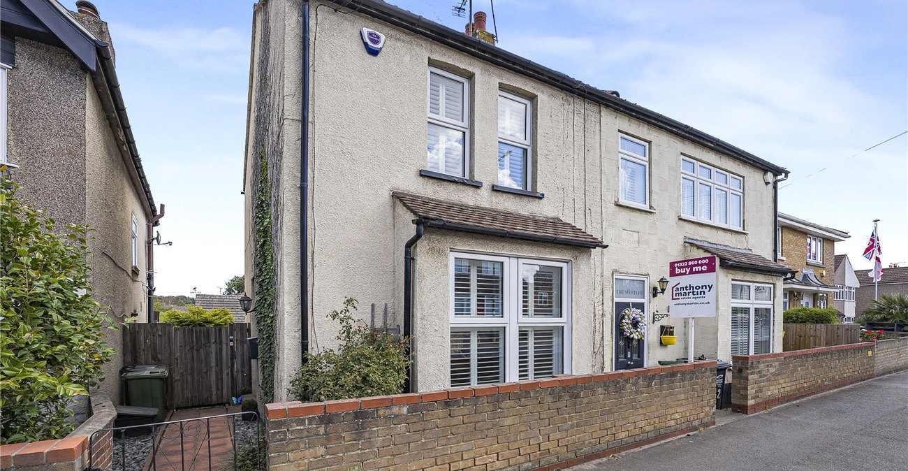 2 bedroom house for sale in Dartford | Robinson Jackson