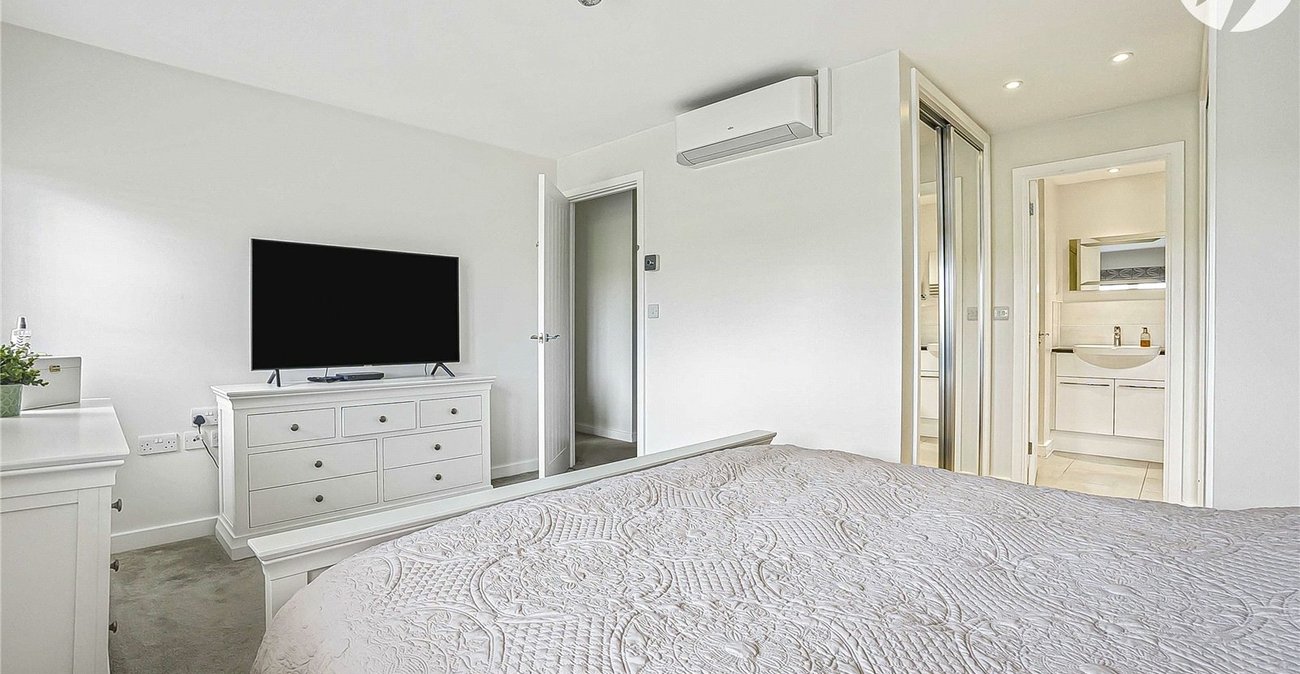 4 bedroom house for sale in Swanley | Robinson Jackson