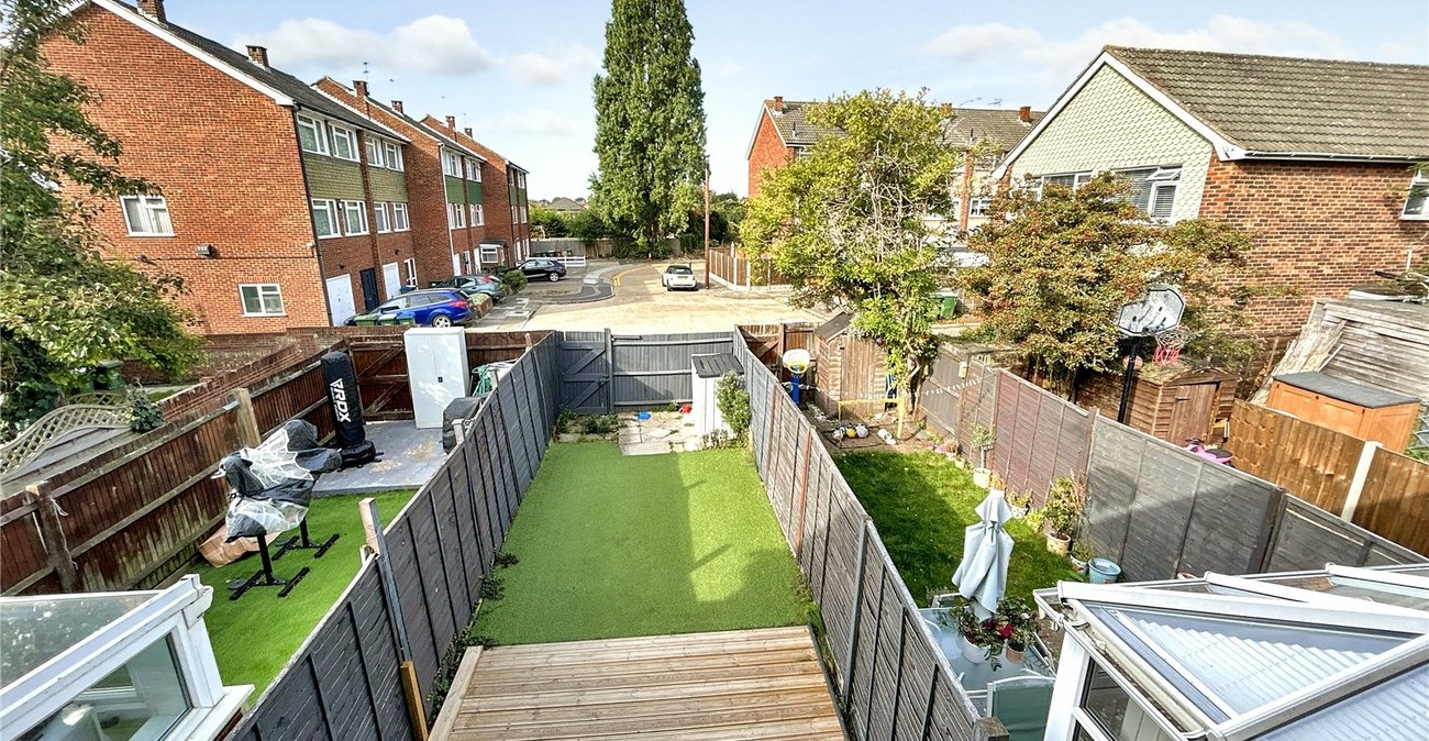 2 bedroom house for sale in Blackfen Road | Robinson Jackson