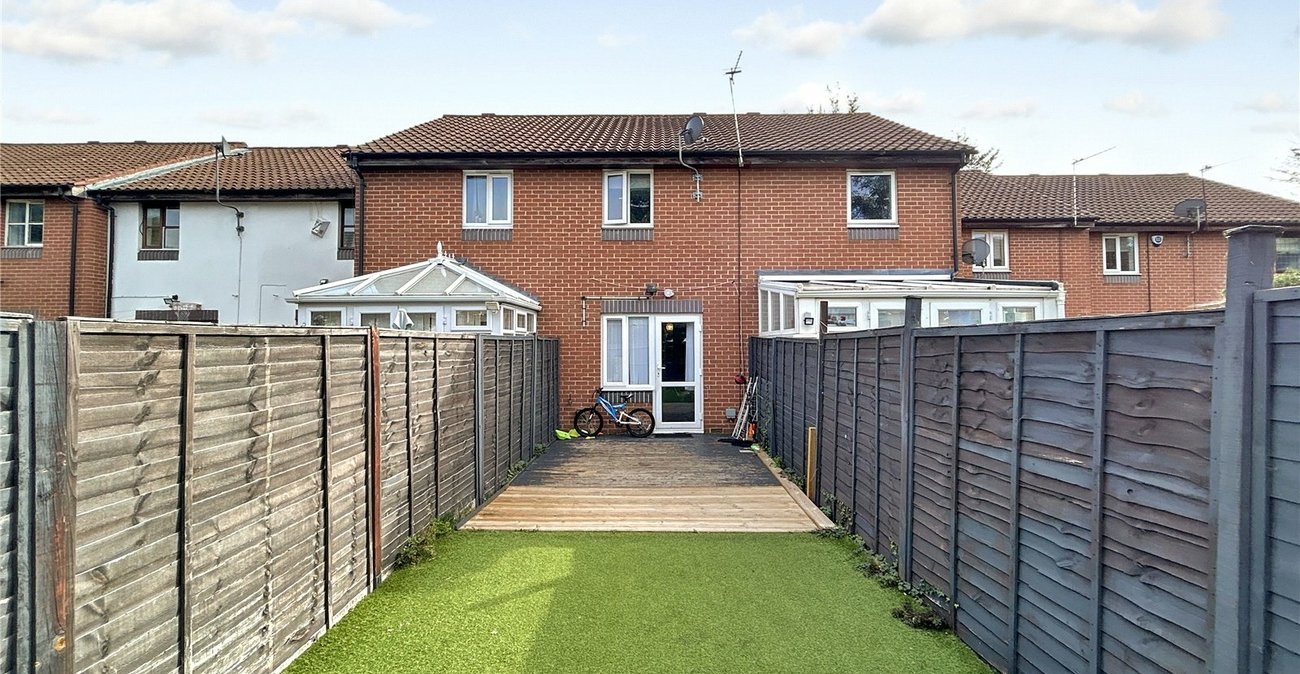 2 bedroom house for sale in Blackfen Road | Robinson Jackson