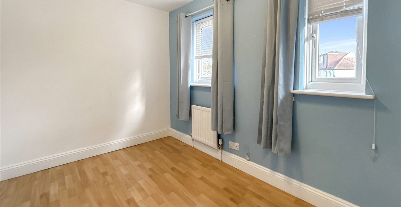 2 bedroom house for sale in Blackfen Road | Robinson Jackson