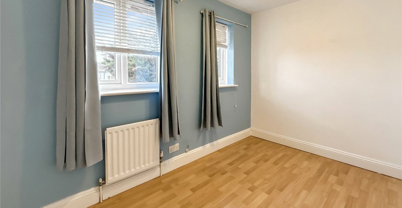 2 bedroom house for sale in Blackfen Road | Robinson Jackson