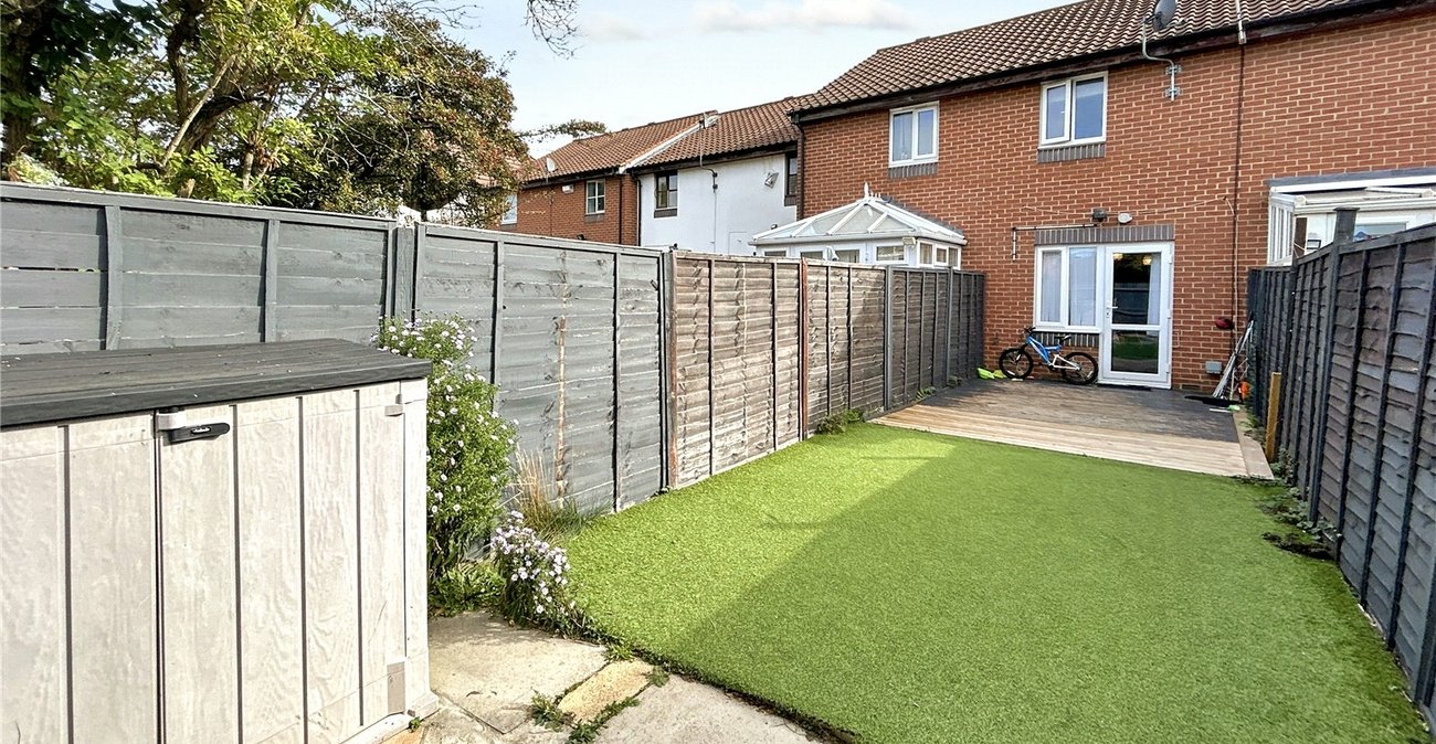 2 bedroom house for sale in Blackfen Road | Robinson Jackson