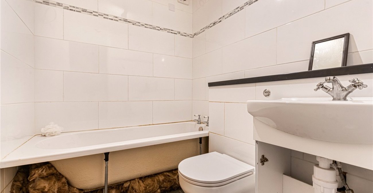 1 bedroom property for sale in Orpington | Robinson Jackson
