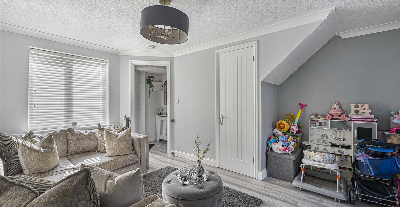 2 bedroom house for sale in Greenhithe | Robinson Jackson