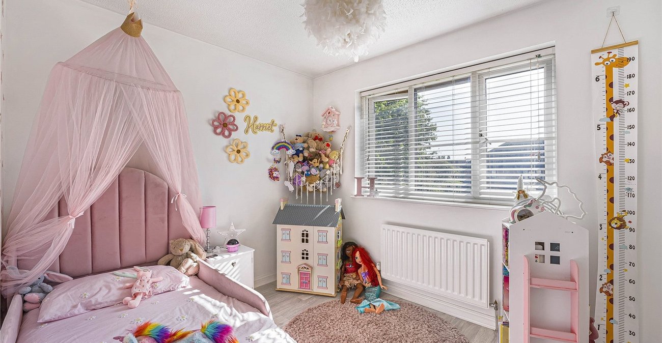 2 bedroom house for sale in Greenhithe | Robinson Jackson