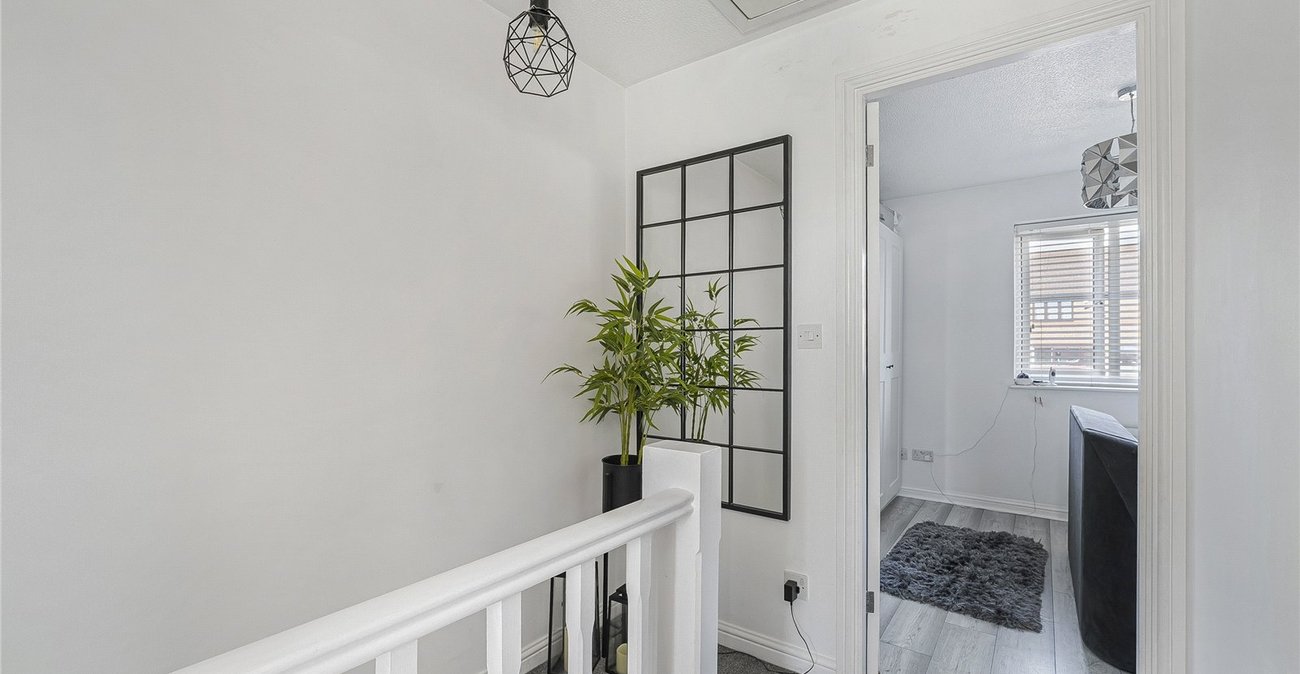 2 bedroom house for sale in Greenhithe | Robinson Jackson