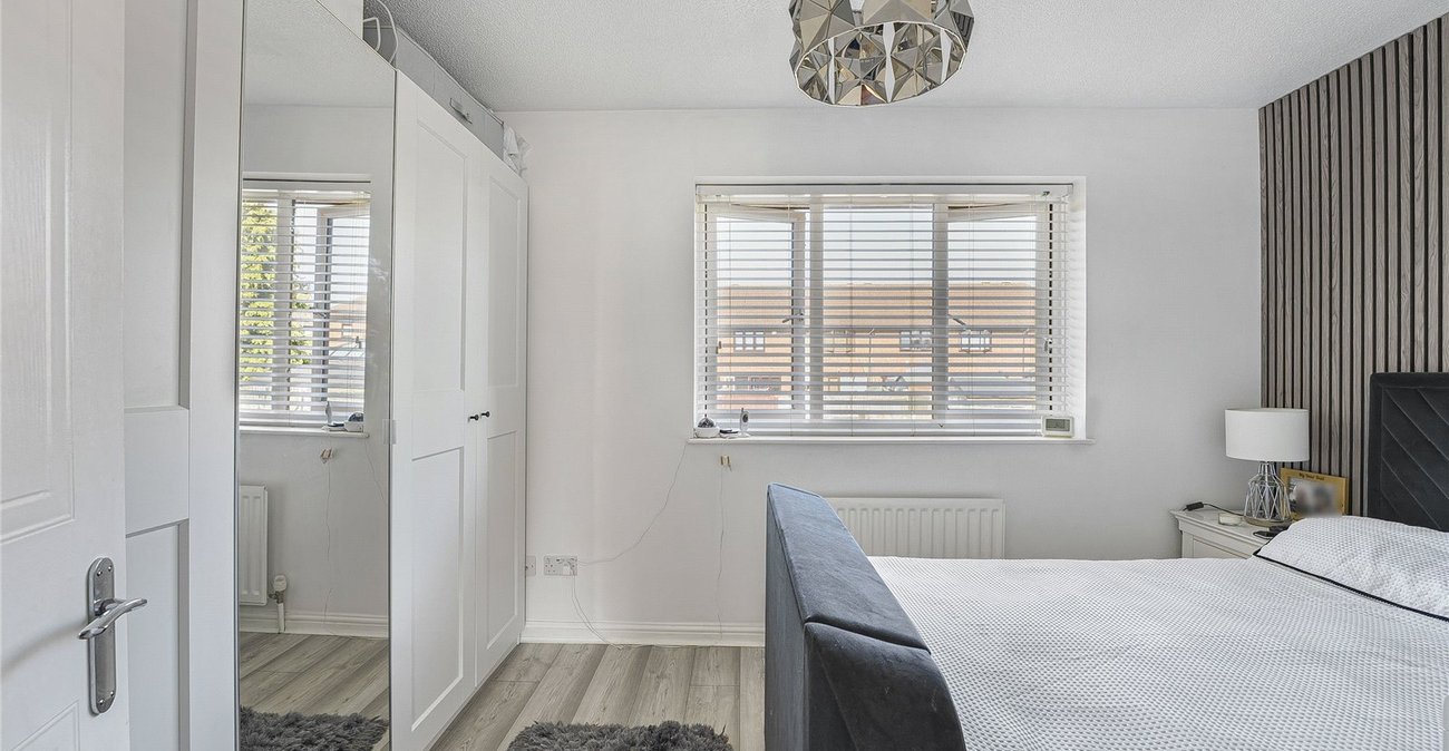 2 bedroom house for sale in Greenhithe | Robinson Jackson