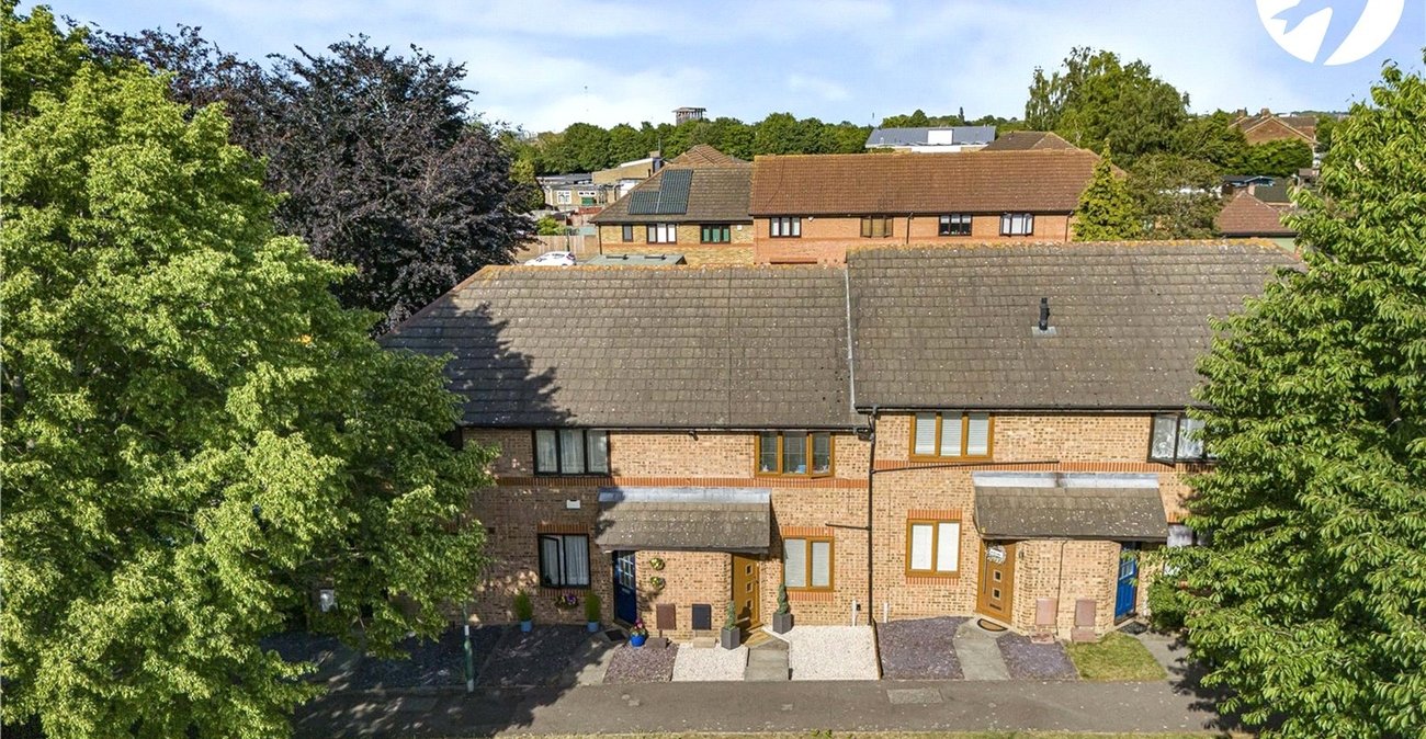 2 bedroom house for sale in Greenhithe | Robinson Jackson