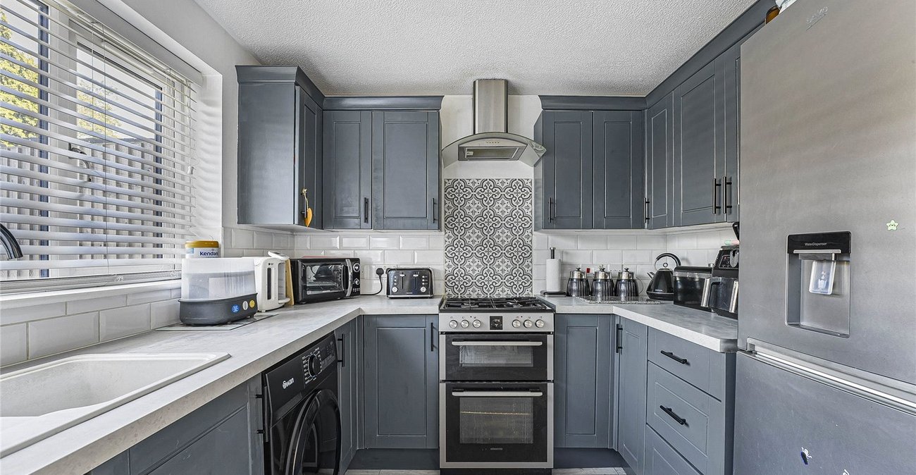 2 bedroom house for sale in Greenhithe | Robinson Jackson