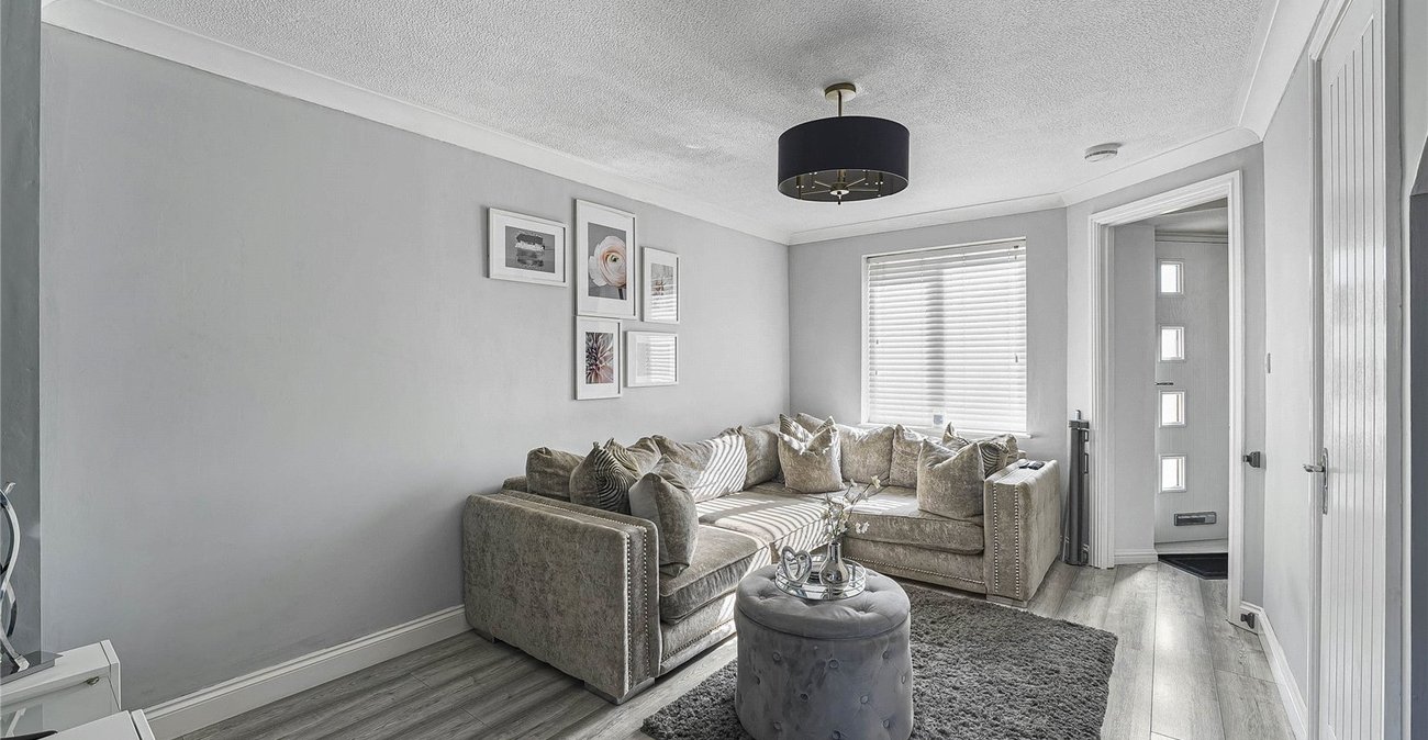 2 bedroom house for sale in Greenhithe | Robinson Jackson