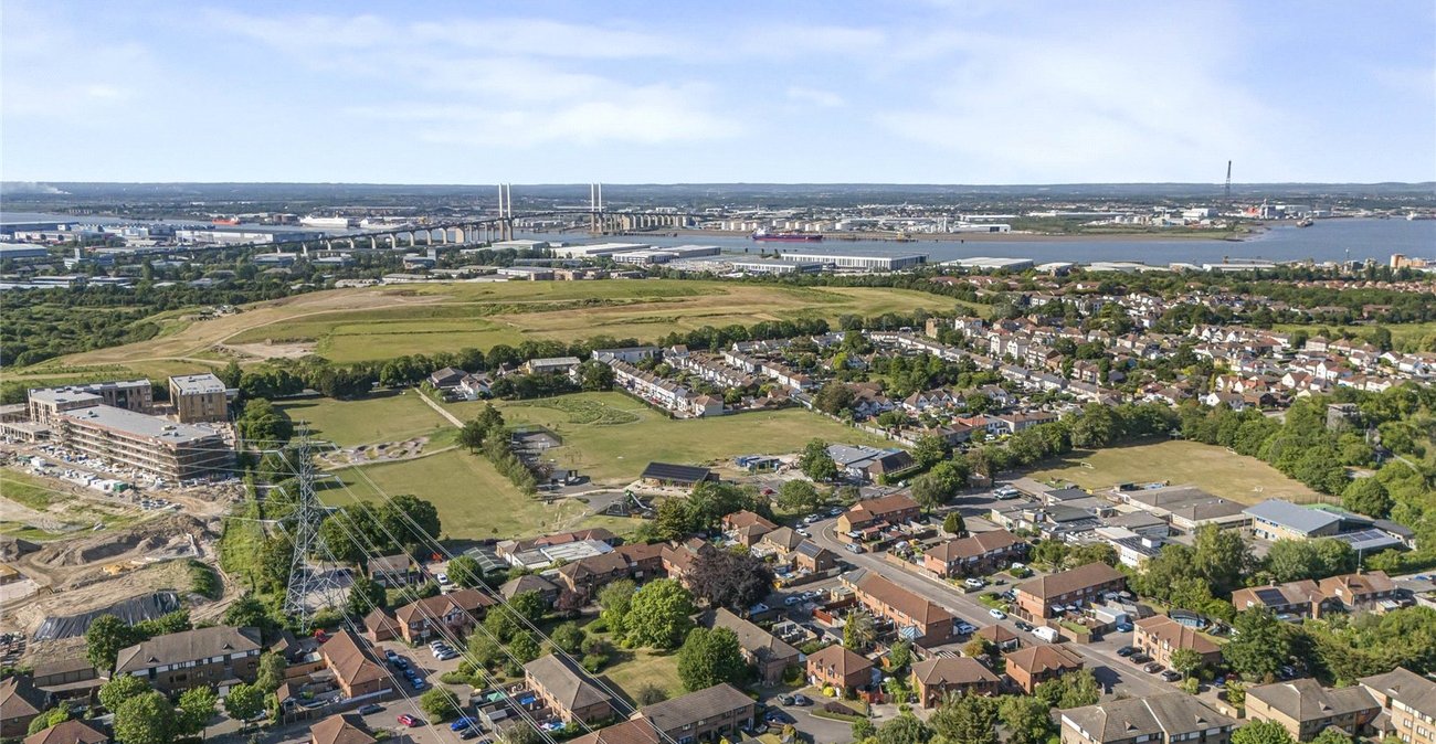 2 bedroom house for sale in Greenhithe | Robinson Jackson