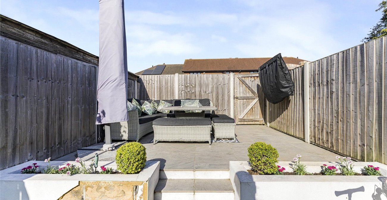 2 bedroom house for sale in Greenhithe | Robinson Jackson