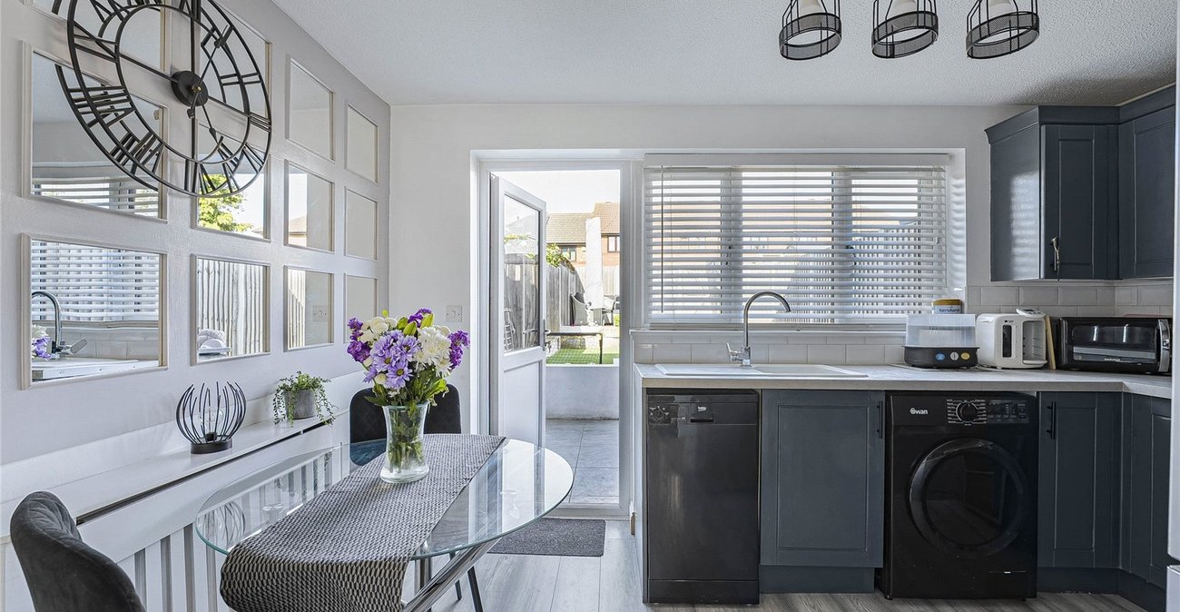 2 bedroom house for sale in Greenhithe | Robinson Jackson