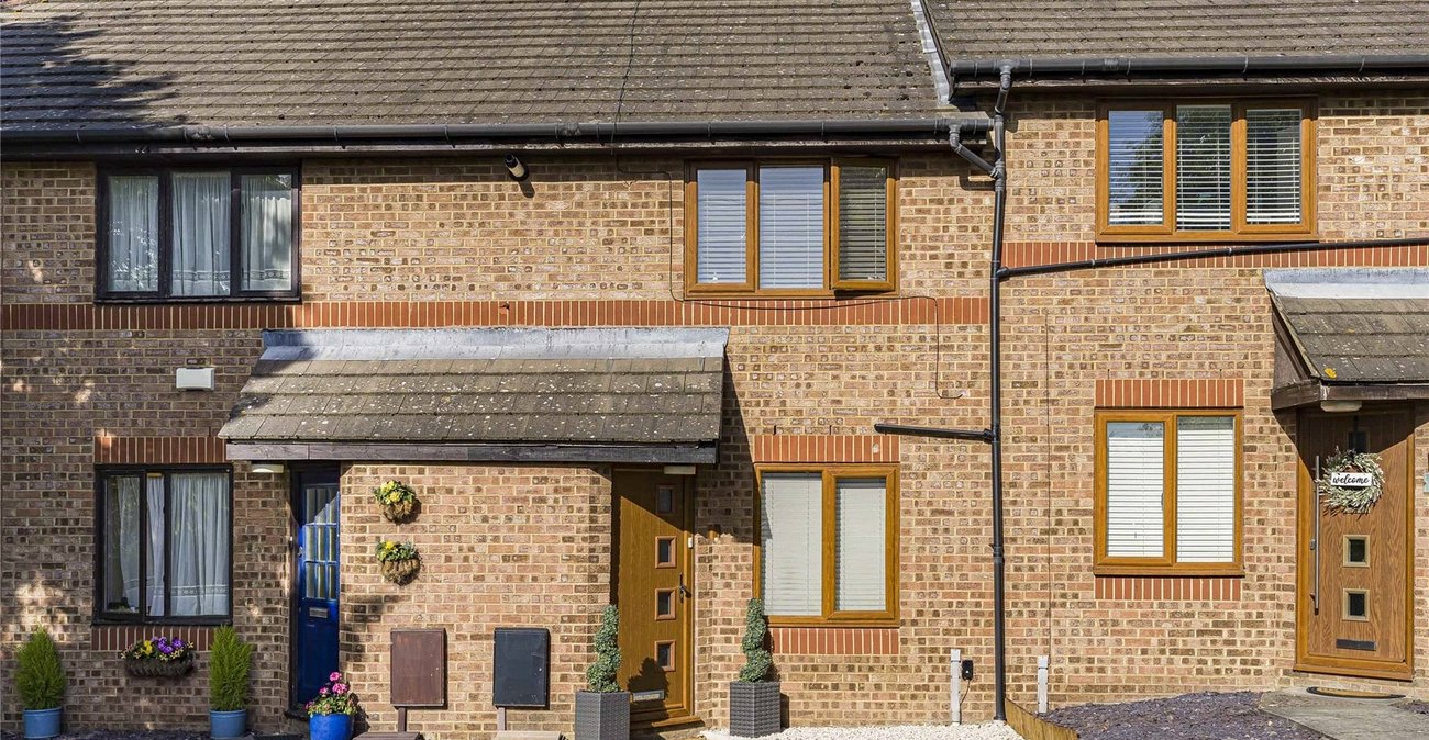 2 bedroom house for sale in Greenhithe | Robinson Jackson