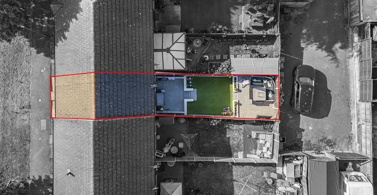 2 bedroom house for sale in Greenhithe | Robinson Jackson