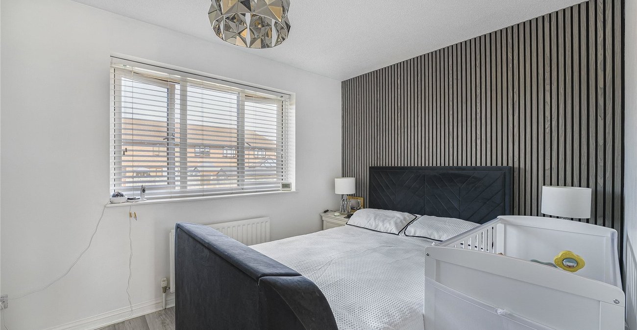 2 bedroom house for sale in Greenhithe | Robinson Jackson