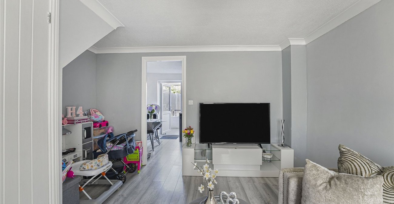 2 bedroom house for sale in Greenhithe | Robinson Jackson