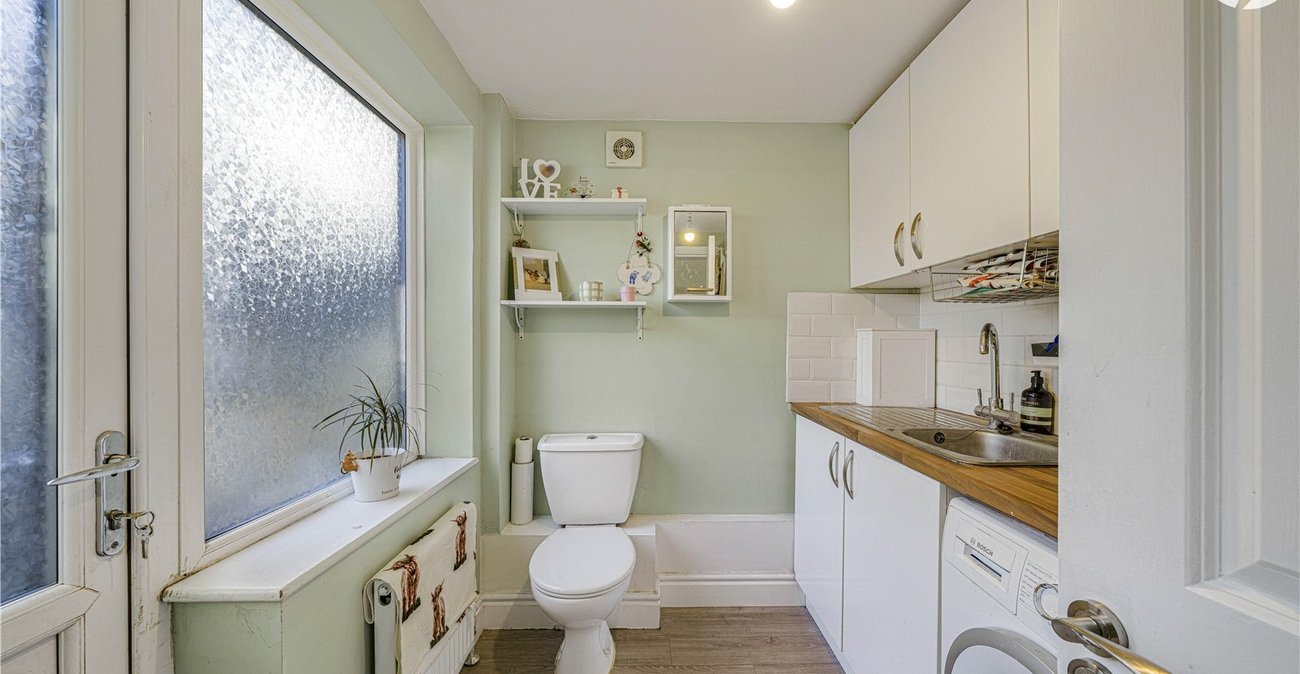 4 bedroom house for sale in Greenhithe | Robinson Jackson