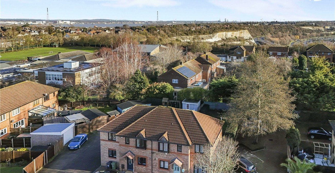 4 bedroom house for sale in Greenhithe | Robinson Jackson