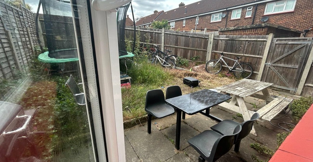 2 bedroom property for sale in Northfleet | Robinson Michael & Jackson