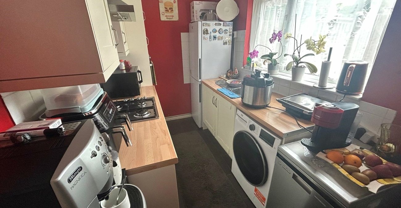 2 bedroom property for sale in Northfleet | Robinson Michael & Jackson