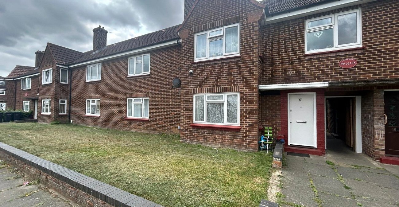 2 bedroom property for sale in Northfleet | Robinson Michael & Jackson