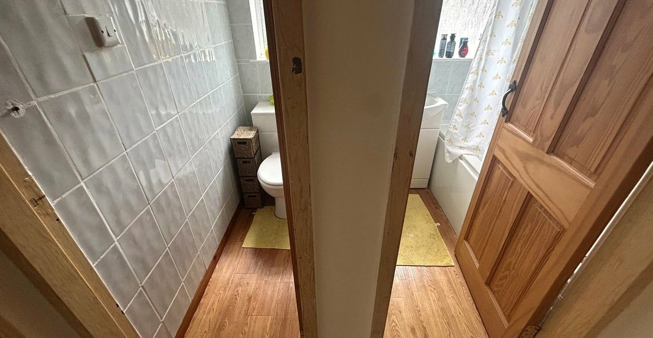 2 bedroom property for sale in Northfleet | Robinson Michael & Jackson