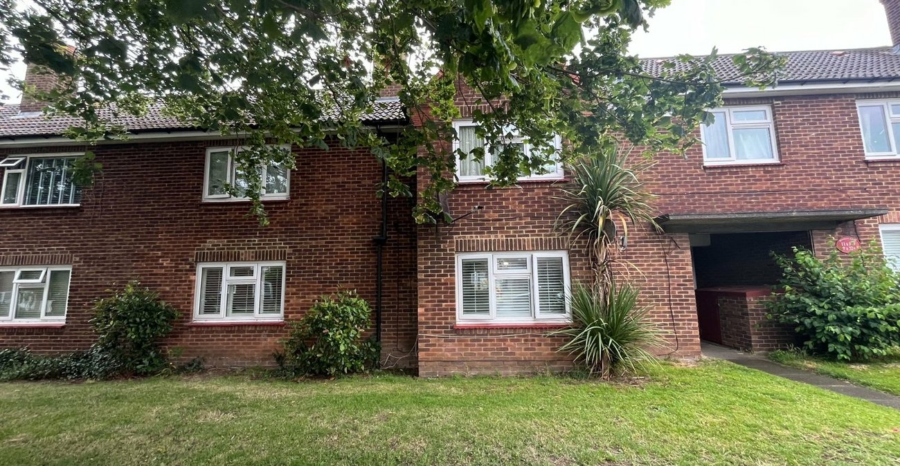 2 bedroom property for sale in Northfleet | Robinson Michael & Jackson