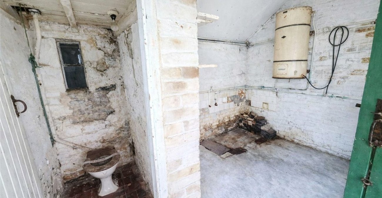 2 bedroom house for sale in Otford Lane | Robinson Jackson