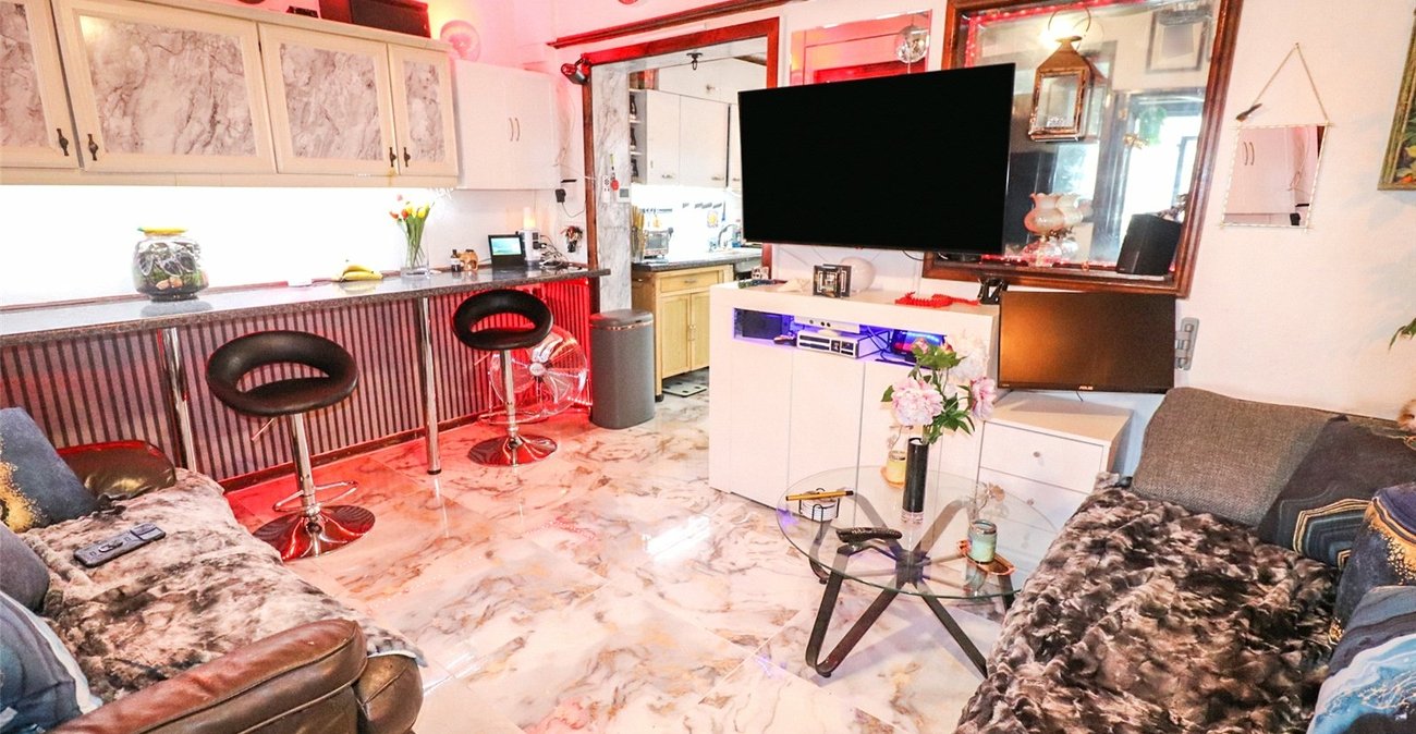 3 bedroom house for sale in Erith | Robinson Jackson