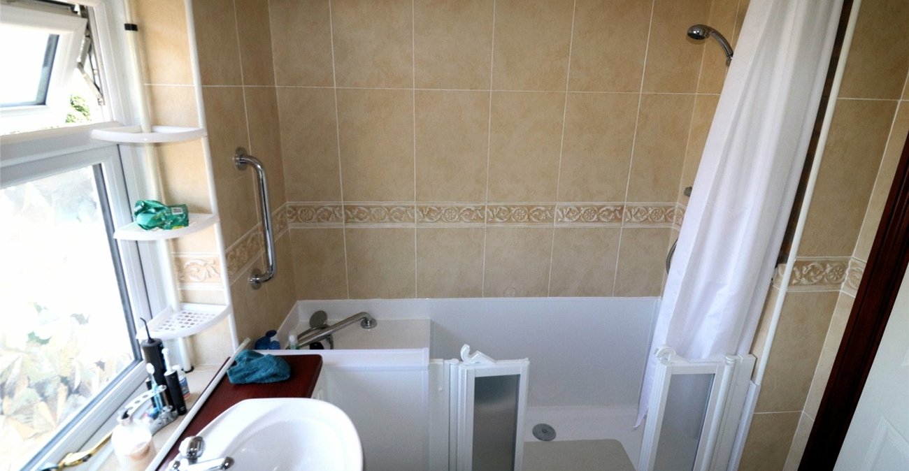 2 bedroom house for sale in Slade Green | Robinson Jackson