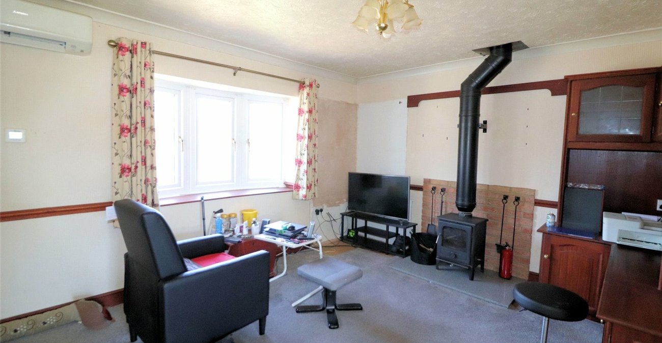 2 bedroom house for sale in Slade Green | Robinson Jackson