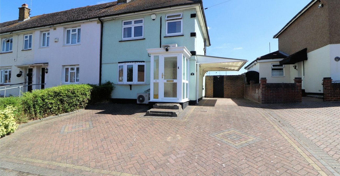 2 bedroom house for sale in Slade Green | Robinson Jackson