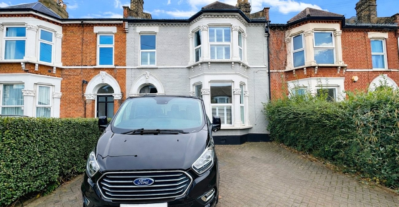 4 bedroom house for sale in Catford | Robinson Jackson