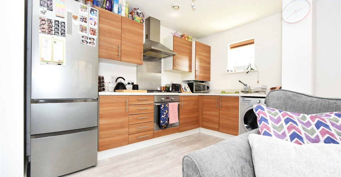 2 bedroom property for sale in Squirrels Close | Robinson Jackson