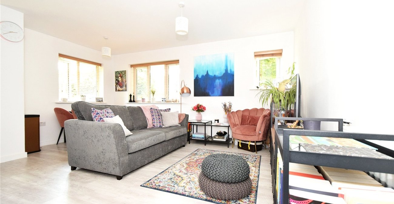 2 bedroom property for sale in Squirrels Close | Robinson Jackson