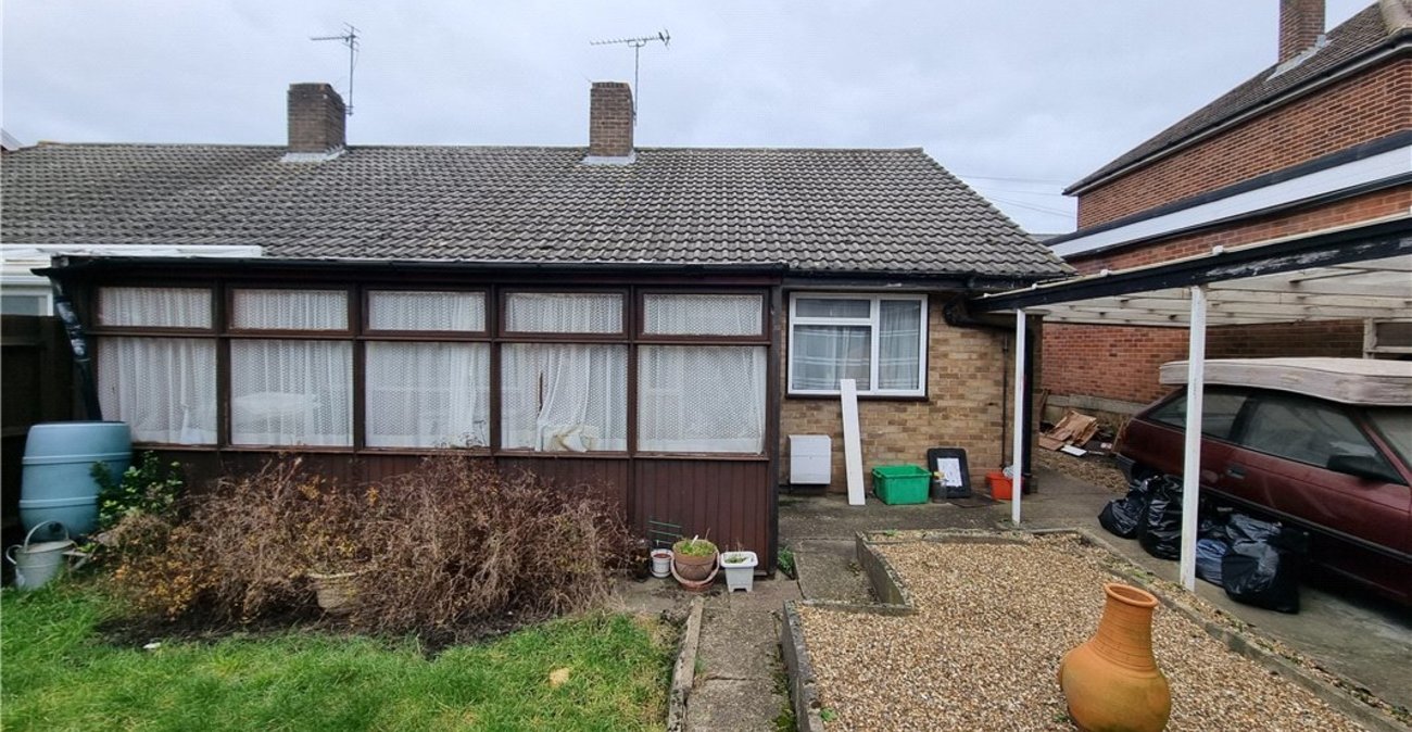 2 bedroom bungalow for sale in St Mary Cray | Robinson Jackson
