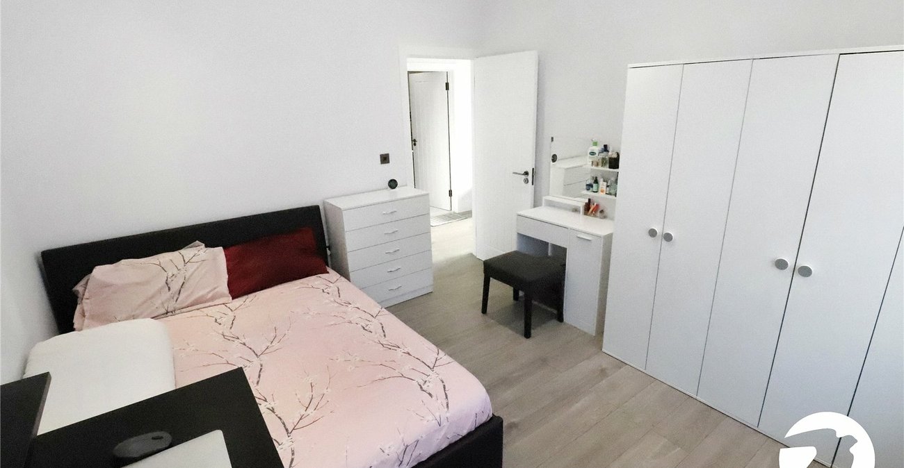 3 bedroom bungalow for sale in Bexleyheath | Robinson Jackson