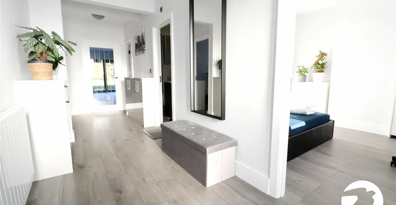 3 bedroom bungalow for sale in Bexleyheath | Robinson Jackson