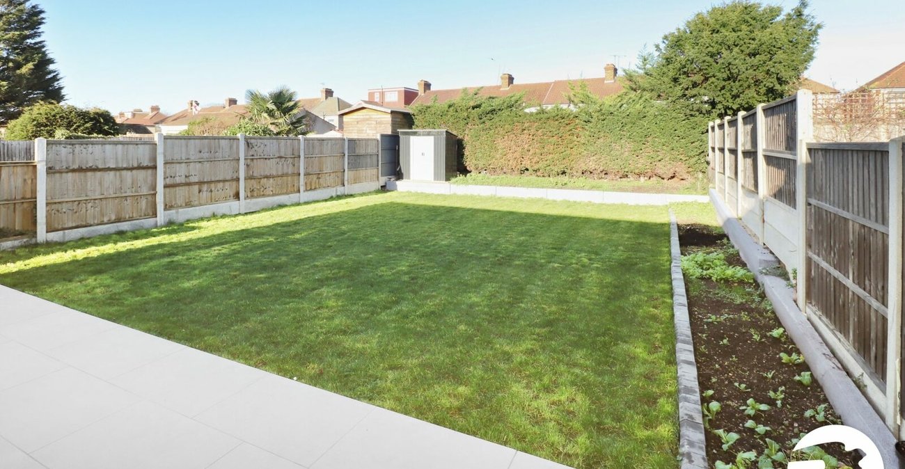 3 bedroom bungalow for sale in Bexleyheath | Robinson Jackson