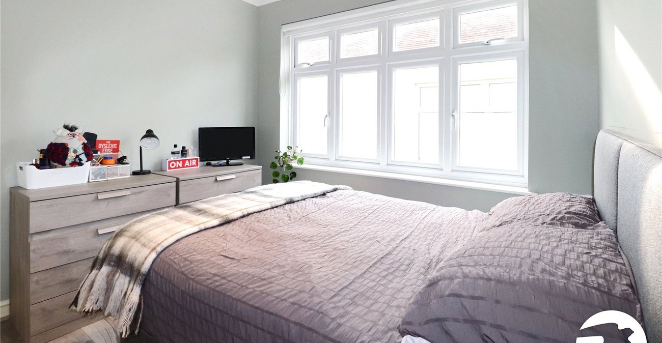 3 bedroom bungalow for sale in Bexleyheath | Robinson Jackson