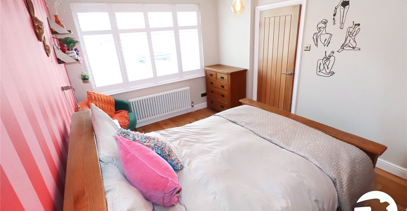 3 bedroom bungalow for sale in Bexleyheath | Robinson Jackson