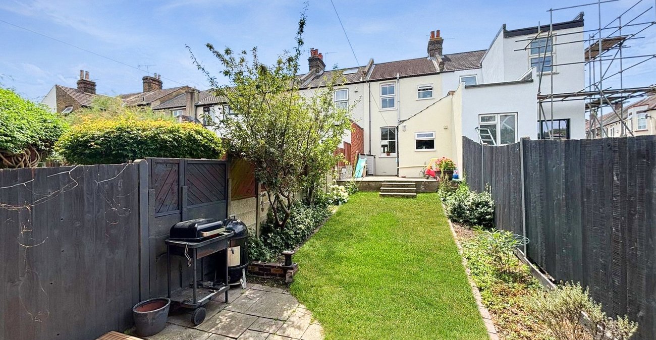 2 bedroom house for sale in Bexley | Robinson Jackson