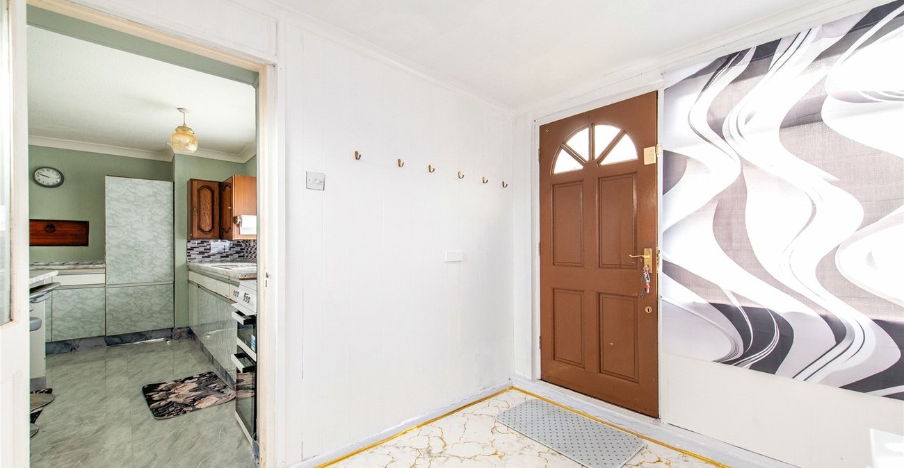 2 bedroom bungalow for sale in Langley | Robinson Michael & Jackson