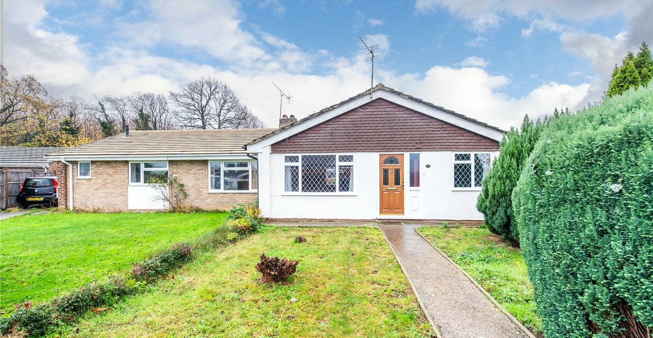 2 bedroom bungalow for sale in Langley | Robinson Michael & Jackson