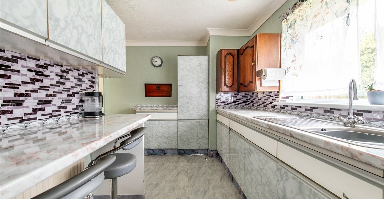 2 bedroom bungalow for sale in Langley | Robinson Michael & Jackson