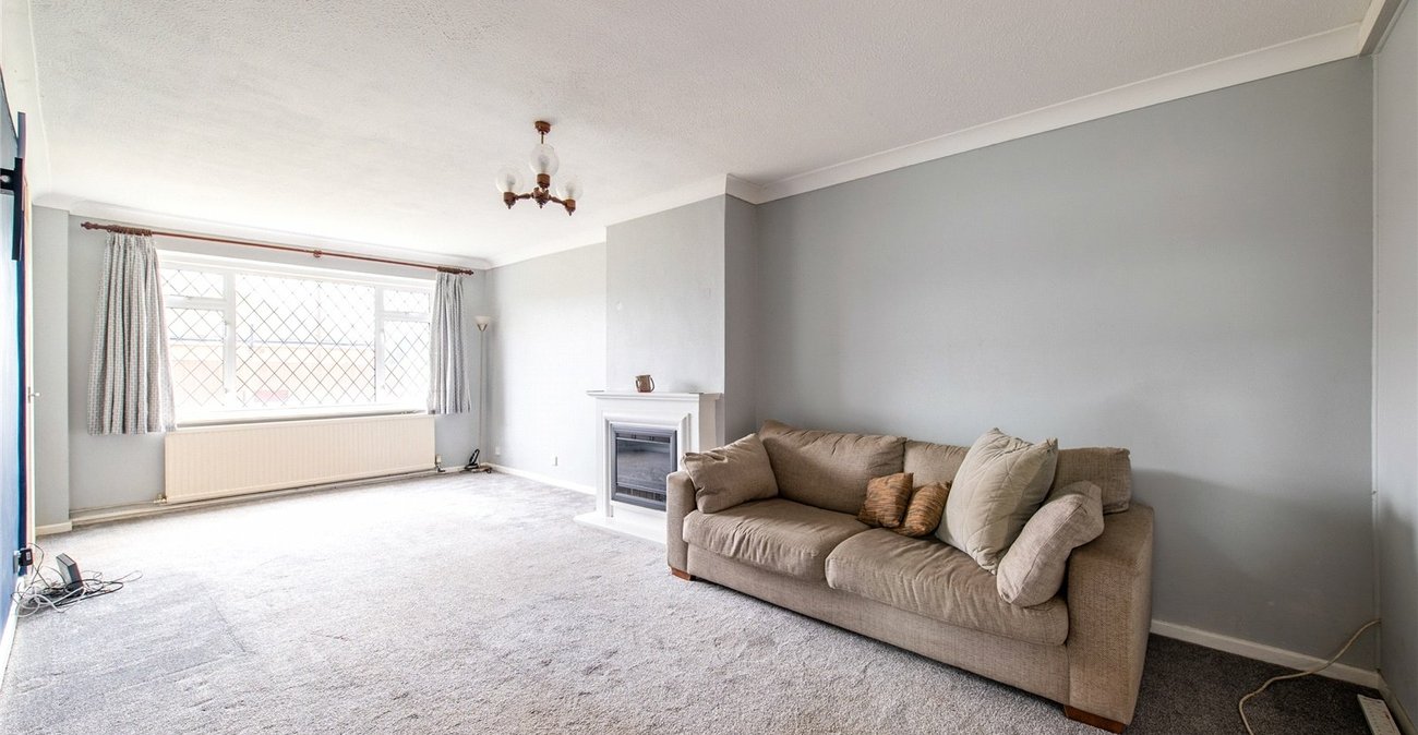 2 bedroom bungalow for sale in Langley | Robinson Michael & Jackson