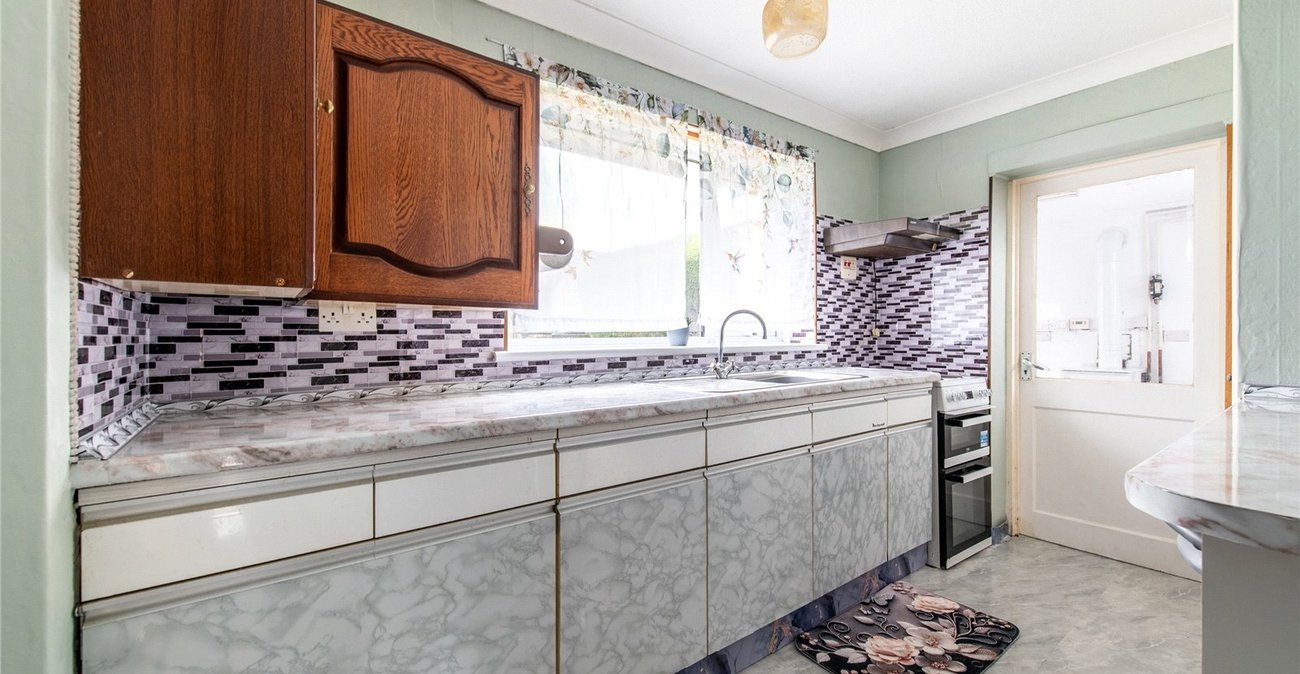 2 bedroom bungalow for sale in Langley | Robinson Michael & Jackson