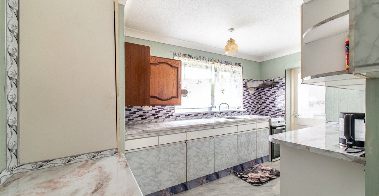 2 bedroom bungalow for sale in Langley | Robinson Michael & Jackson